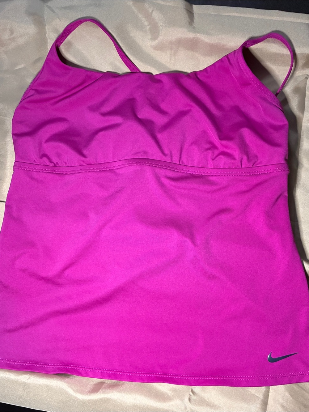 Nike Bright Women M 
 Magenta Tankini-Style Sports Swimsuit 
Top (EUC)
